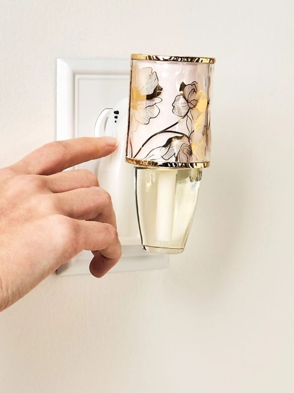 2 for $25 | Bath & Body Works Floral Wallflower Nightlight Plugs | NWT - Picture 6 of 15